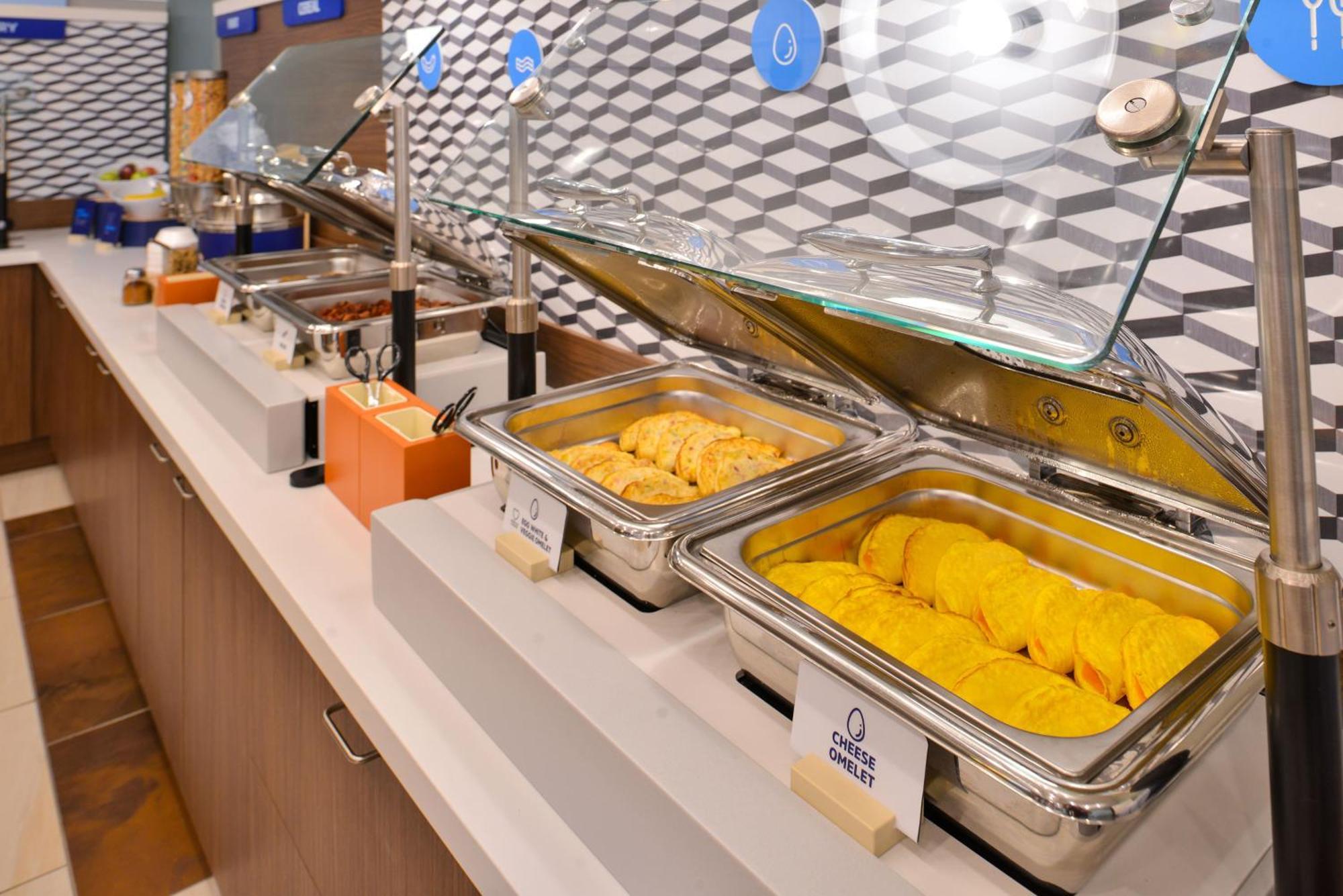 Holiday Inn Express Hotel & Suites Atascadero By Ihg Buitenkant foto