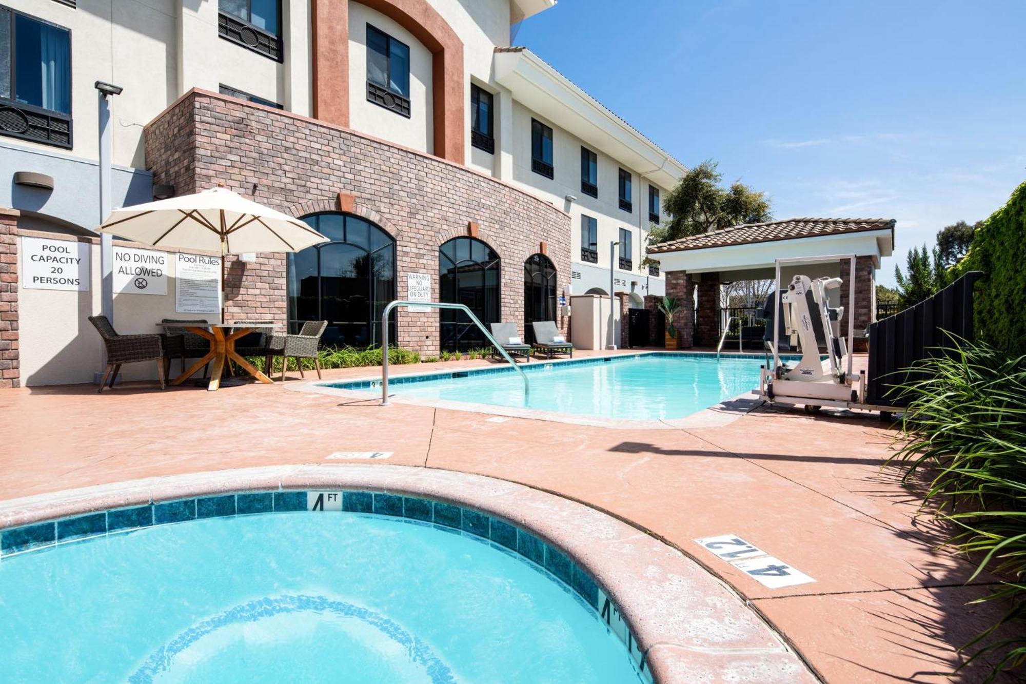 Holiday Inn Express Hotel & Suites Atascadero By Ihg Buitenkant foto