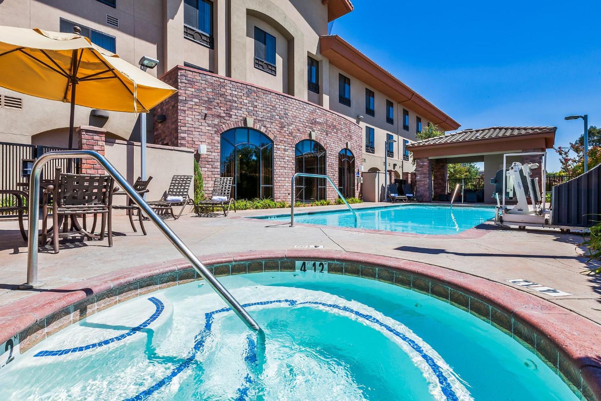 Holiday Inn Express Hotel & Suites Atascadero By Ihg Buitenkant foto